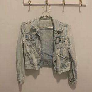GAP light wash cropped denim jacket